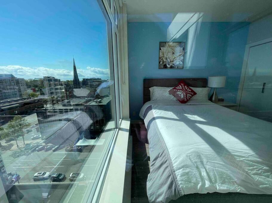 Modern 2 Bedroom Ocean Views Victoria Downtown Free Parking ภายนอก รูปภาพ