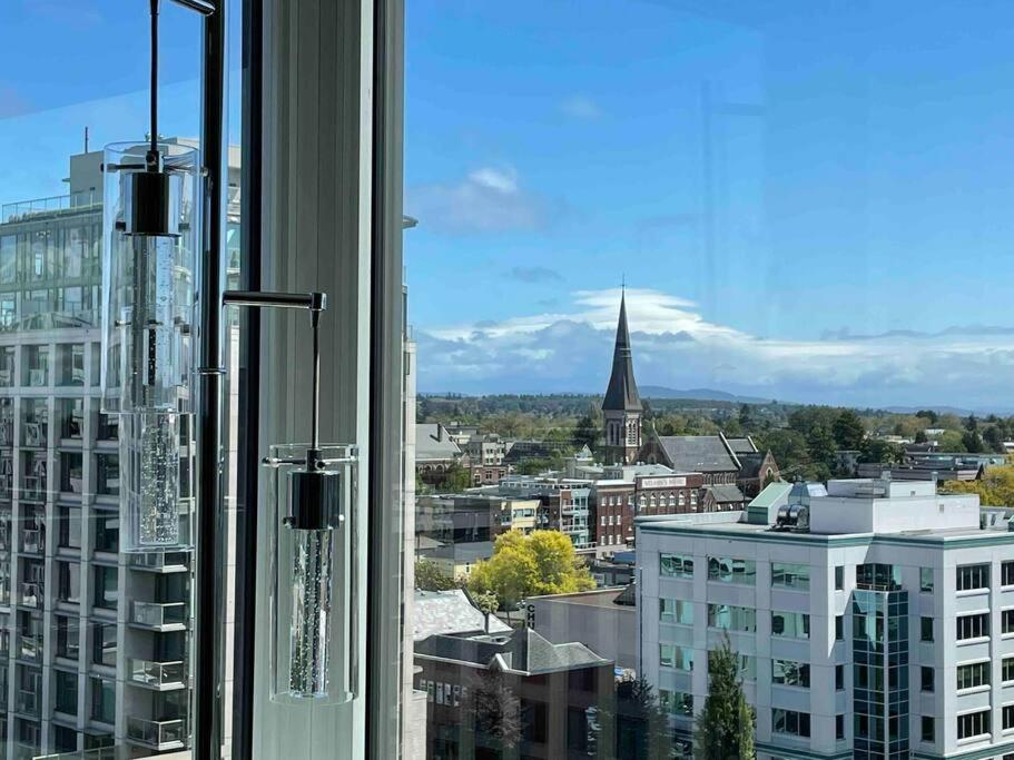 Modern 2 Bedroom Ocean Views Victoria Downtown Free Parking ภายนอก รูปภาพ