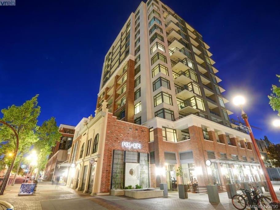 Modern 2 Bedroom Ocean Views Victoria Downtown Free Parking ภายนอก รูปภาพ